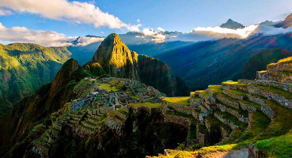 Day 4: Visit Machu Picchu Sanctuary and return to Cusco.